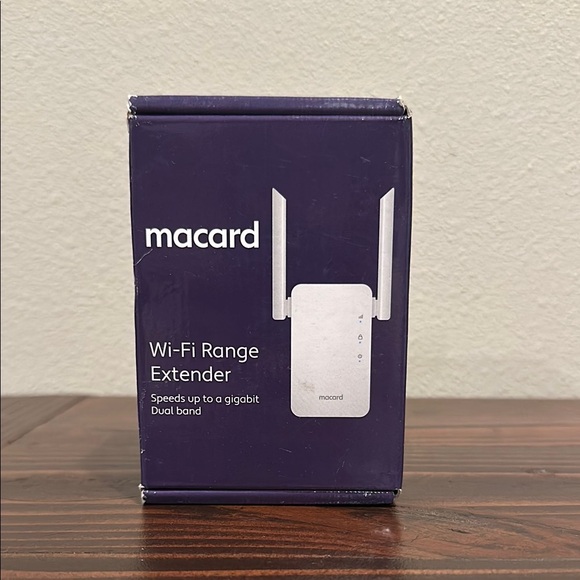 Macard White Wi-Fi Range Extender - Picture 1 of 2